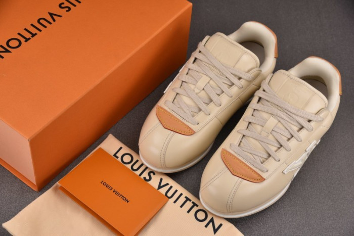 L0VT SNEAKER