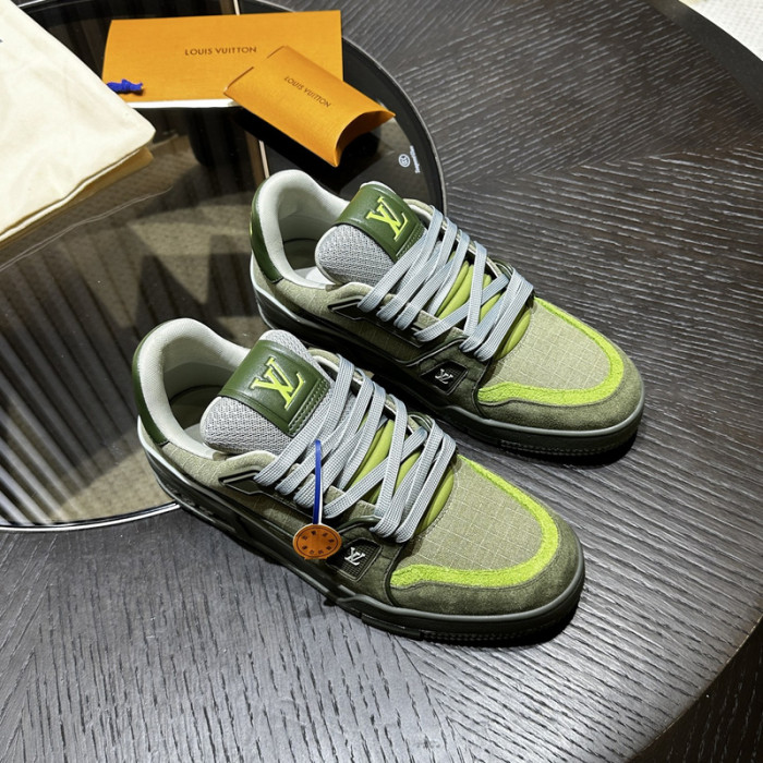 L0VT SNEAKER