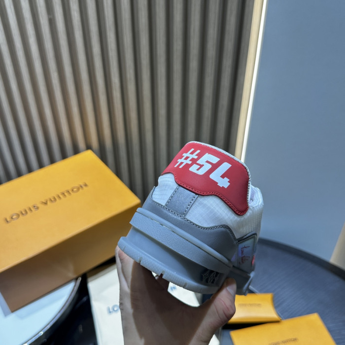 L0VT SNEAKER