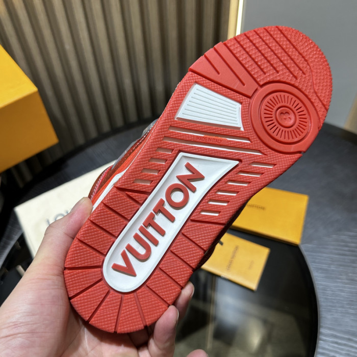 L0VT SNEAKER