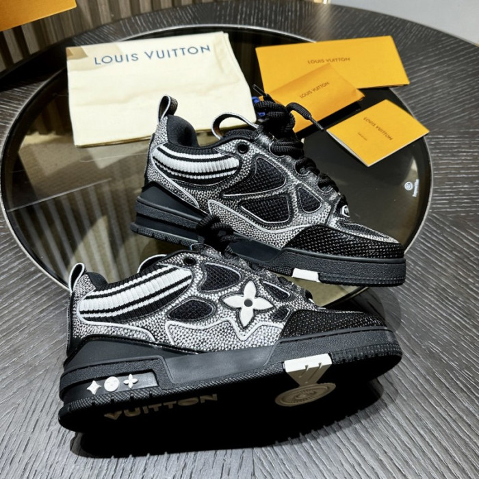 L0VT SNEAKER