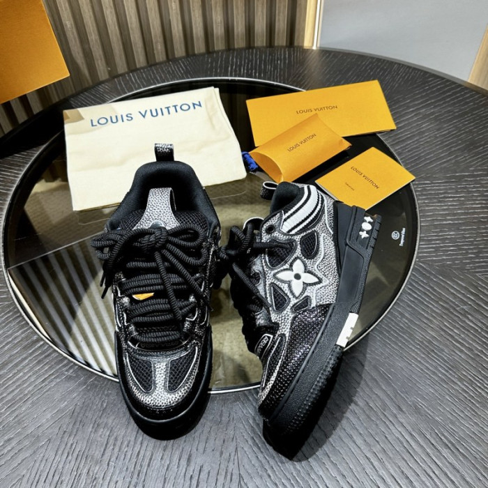 L0VT SNEAKER