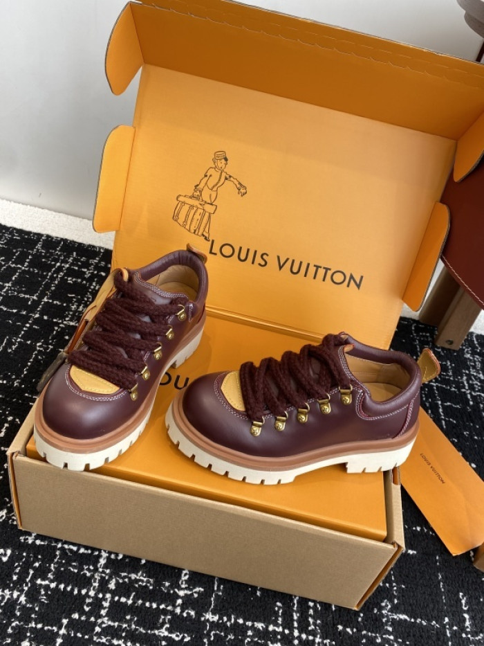 L0VT SNEAKER