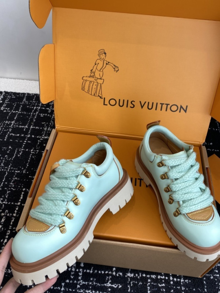 L0VT SNEAKER