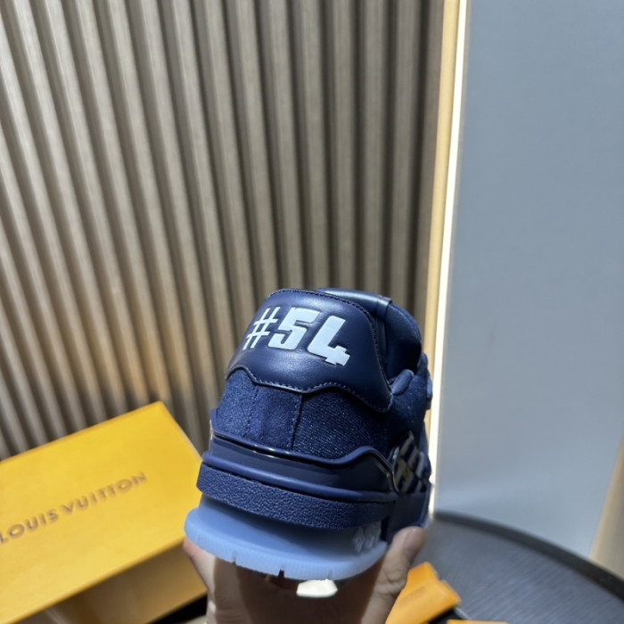 L0VT SNEAKER