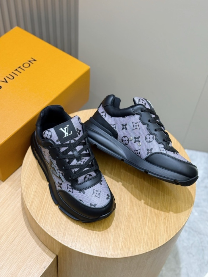 L0VT SNEAKER