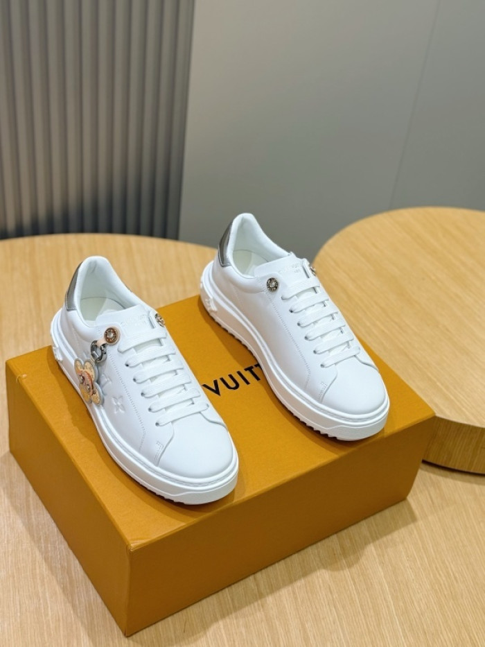 L0VT SNEAKER