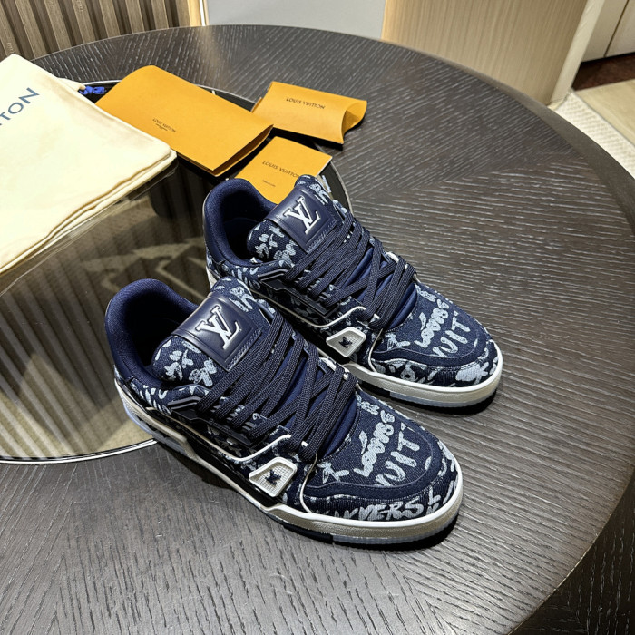 L0VT SNEAKER
