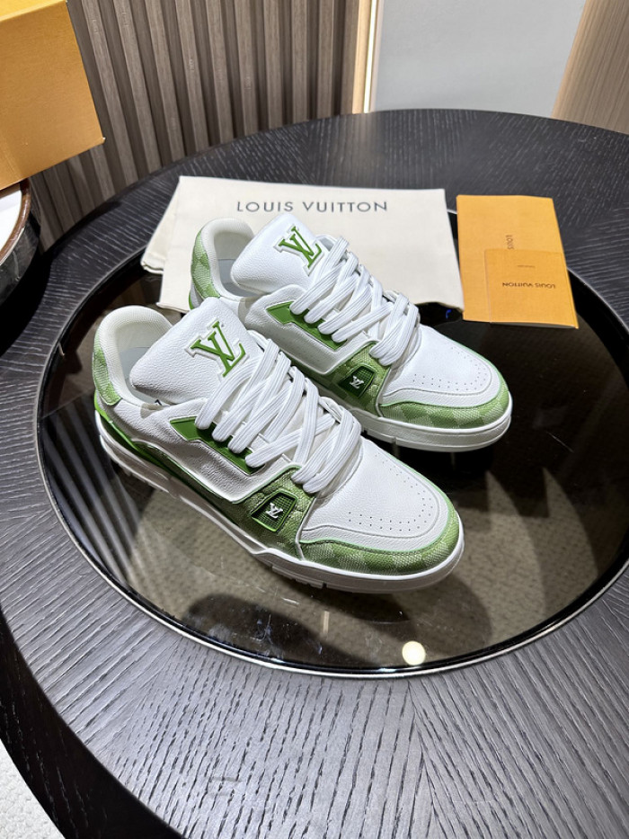 L0VT SNEAKER