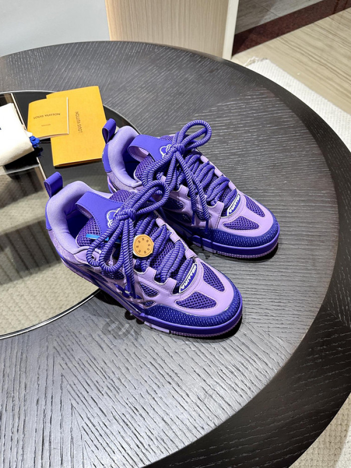 L0VT SNEAKER