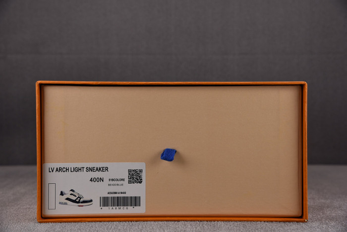 L0VT SNEAKER