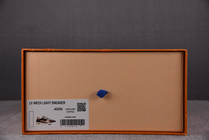 L0VT SNEAKER