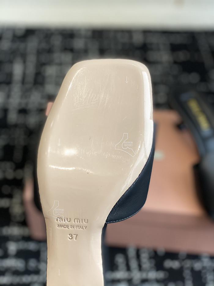 M1U SANDAL