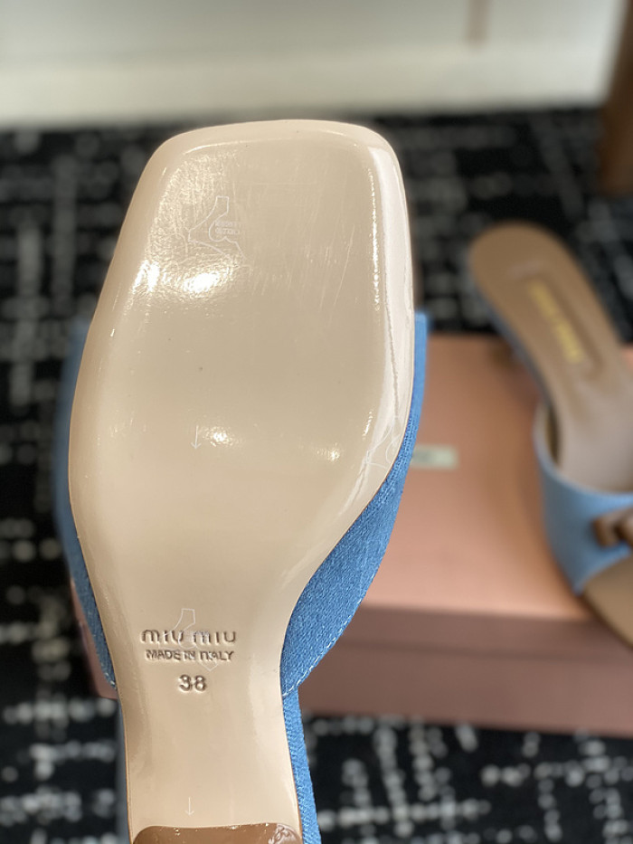 M1U SANDAL