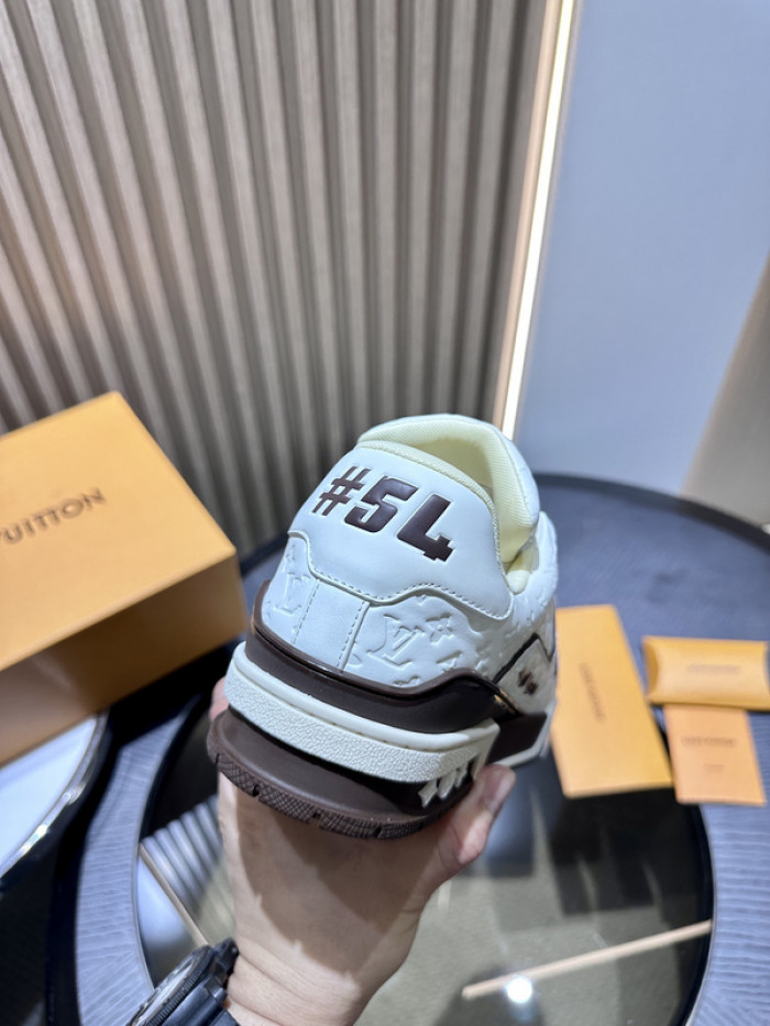 L0VT SNEAKER